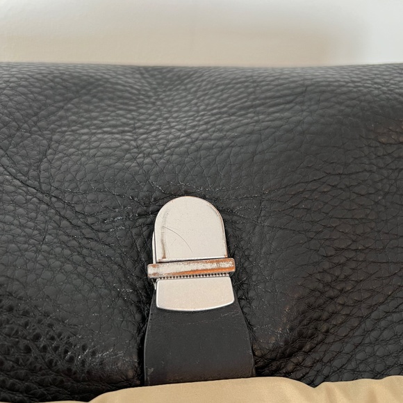 Marc by Marc Jacobs - Men's Briefcase in Grained/Pebbled Italian Leather + Charm - Picture 13 of 16